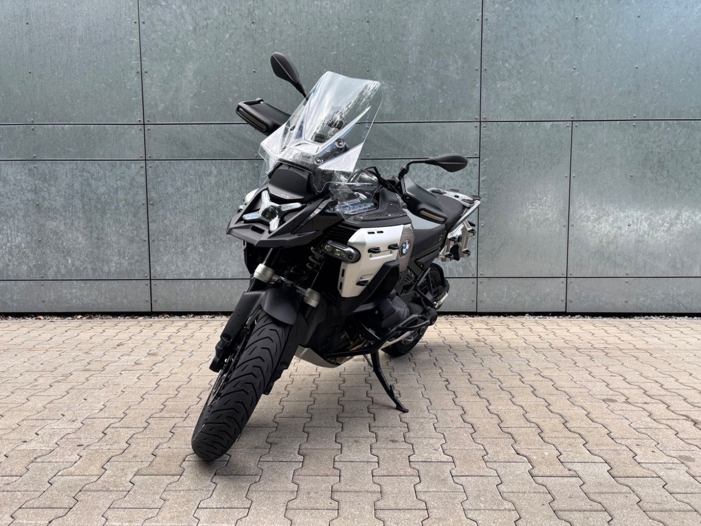 Fahrzeugabbildung BMW R 1300 GS Adventure Triple Black ASA 3 Pakete