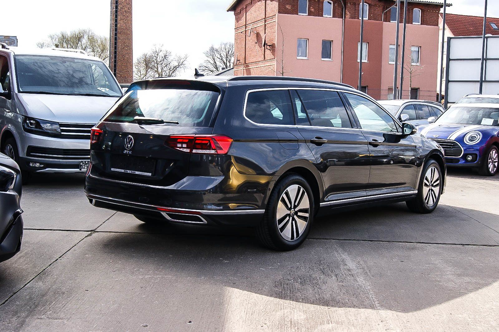 Fahrzeugabbildung Volkswagen Passat Variant GTE MATRIX-LED IQ.DRIVE ACC 1HAND