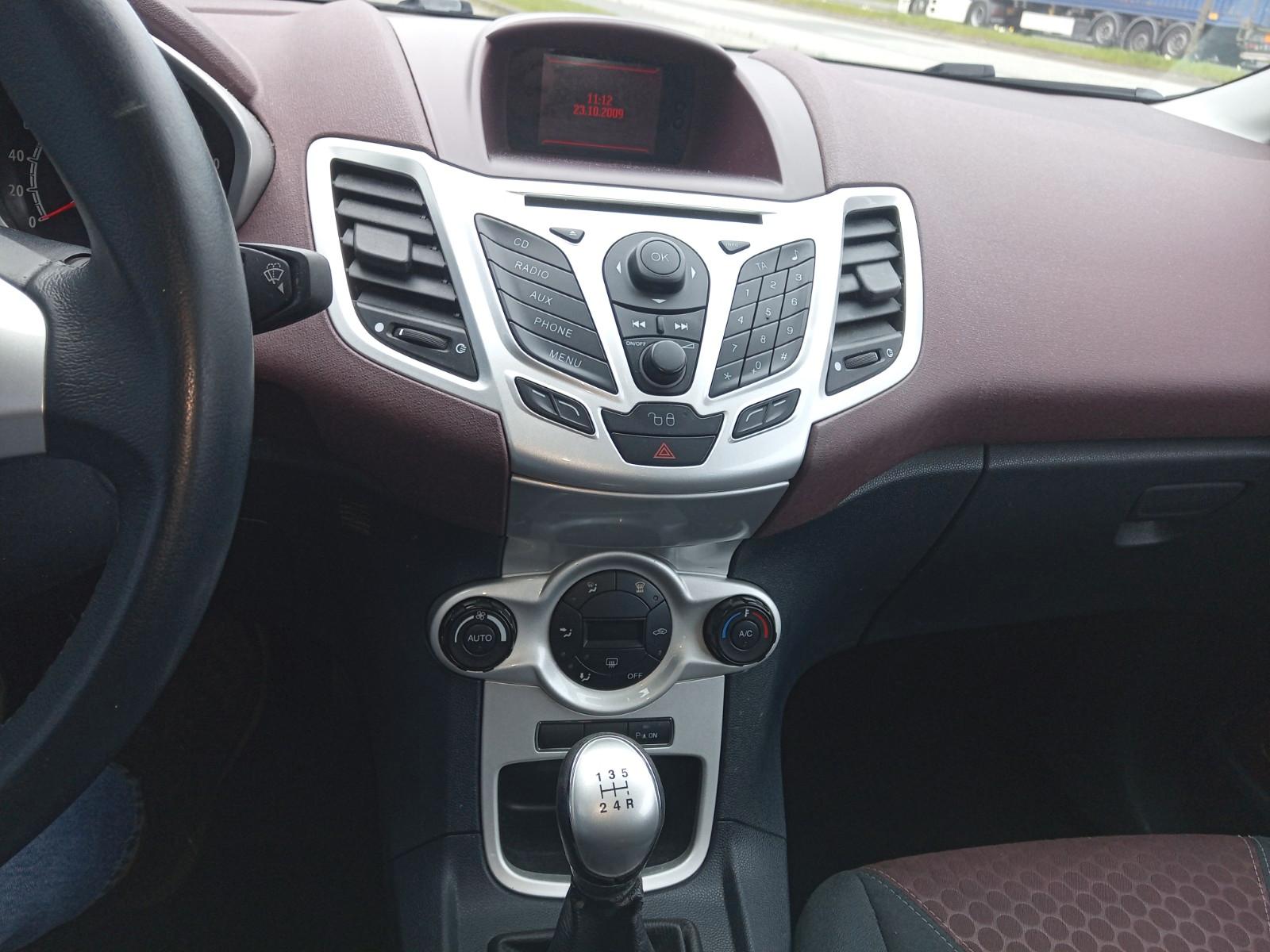 Ford Fiesta Titanium/HU neu