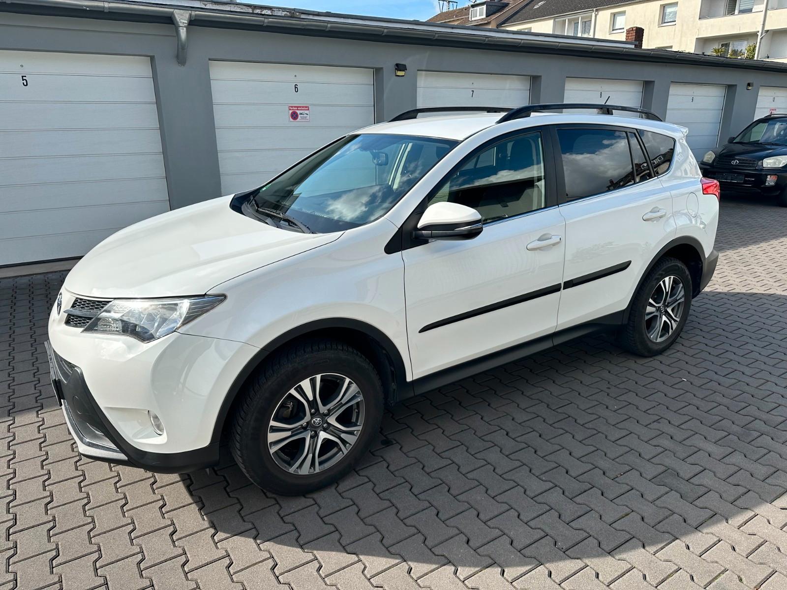 TOYOTA RAV4 - 2.0D -  4X4 - ATTELAGE - 124 CV -BVM