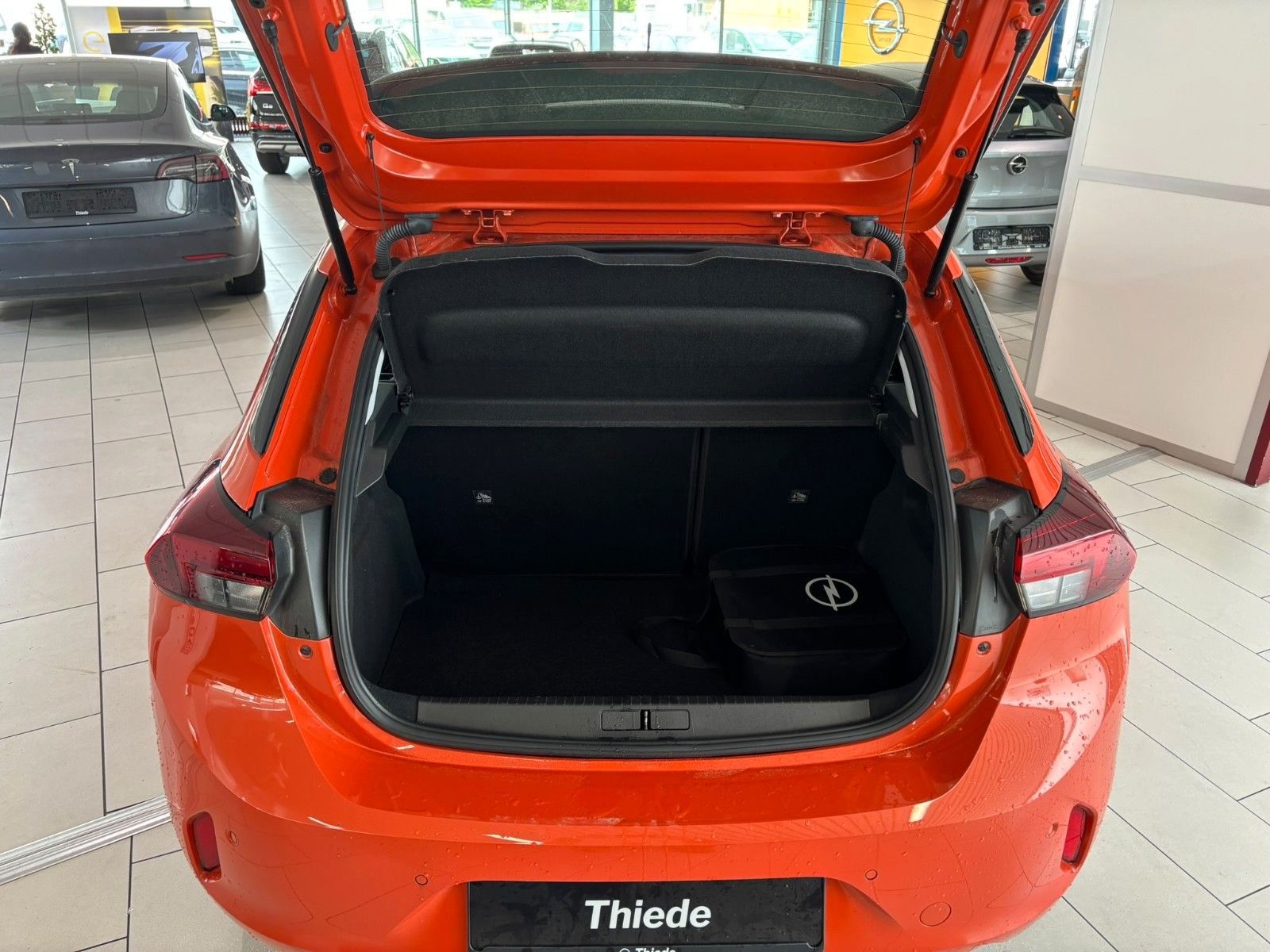 Fahrzeugabbildung Opel Corsa-e F EDITION 7,4KW SHZ/PDC/NAVI/TEMPOMAT/50