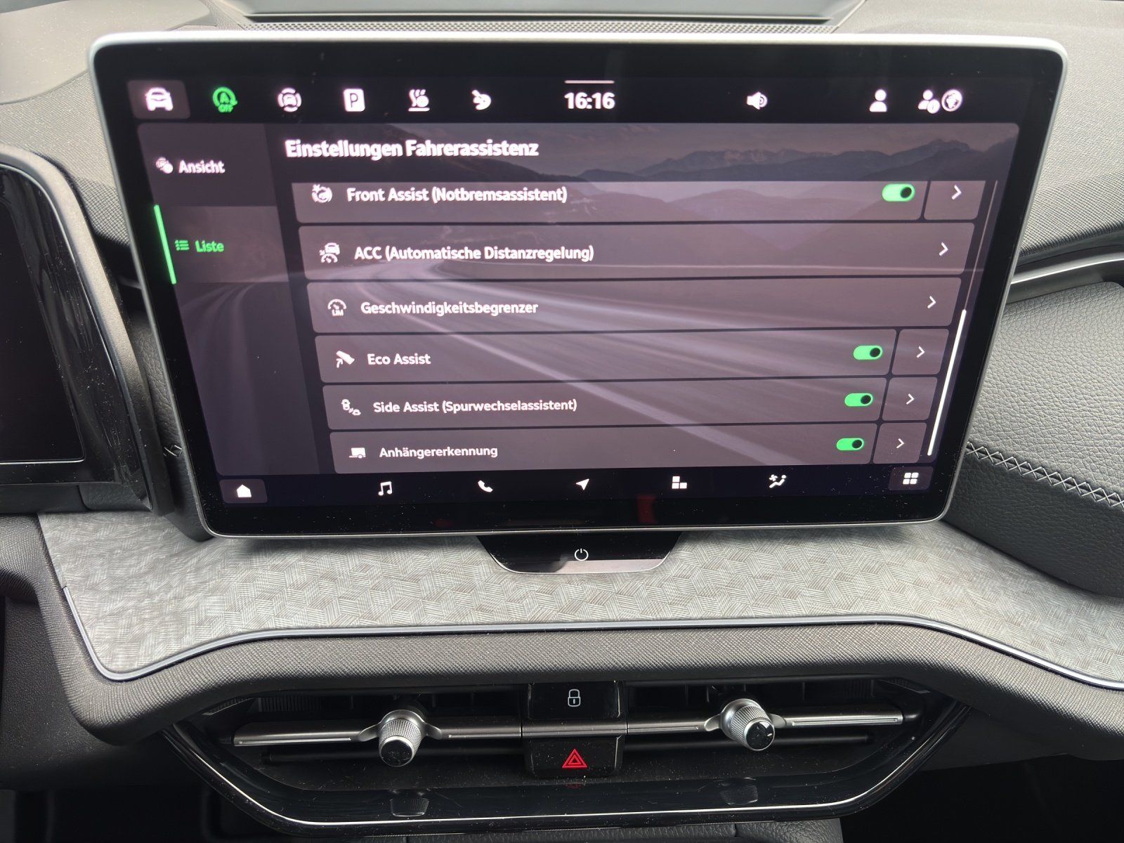 Fahrzeugabbildung SKODA Kodiaq Selection 2,0TDI 142kWDSG4x4 AHK/HUD/Pano