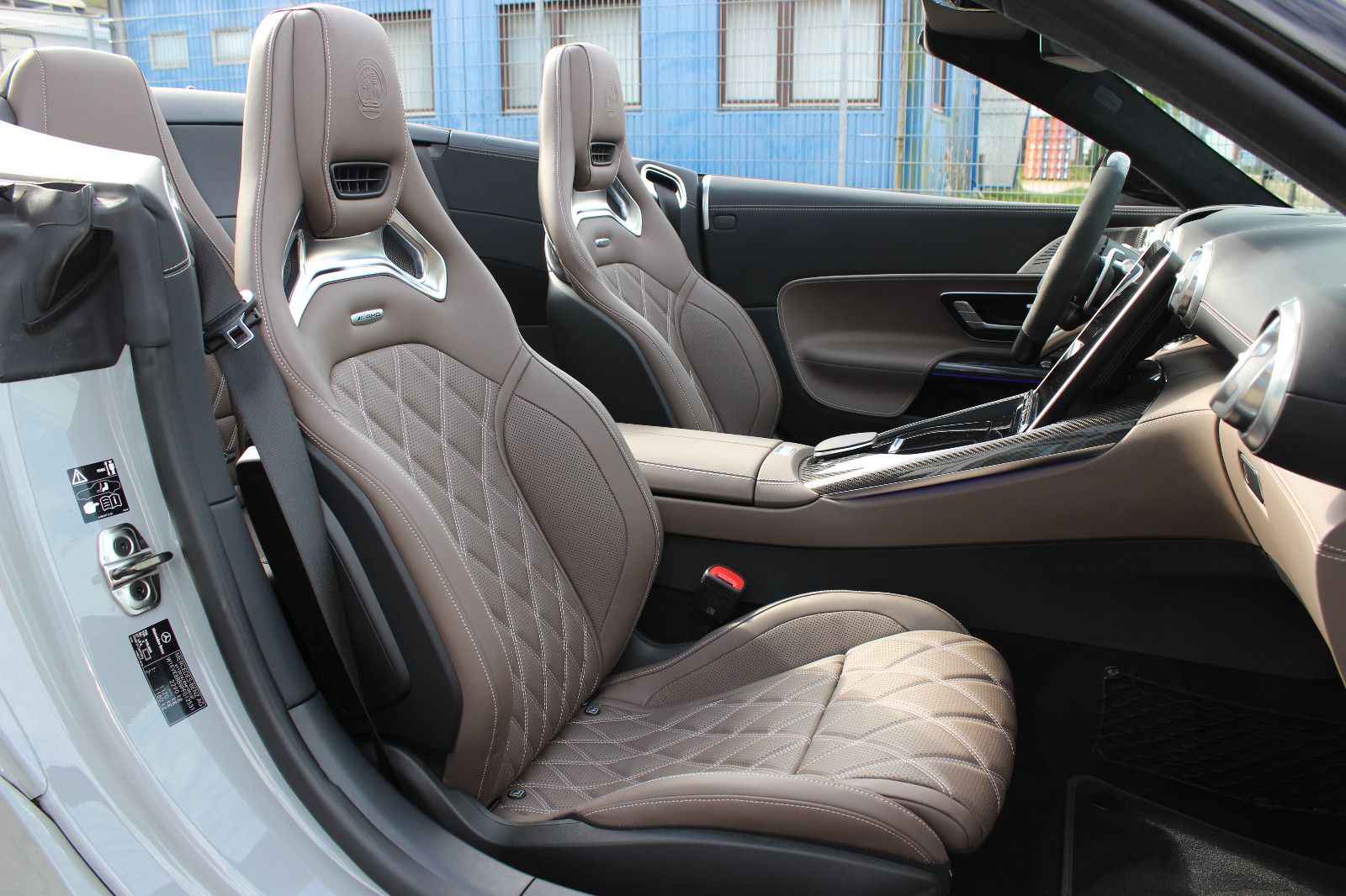 Fahrzeugabbildung Mercedes-Benz SL 63 AMG *PREMIUM PLUS* *LIFTING* *CARBON*