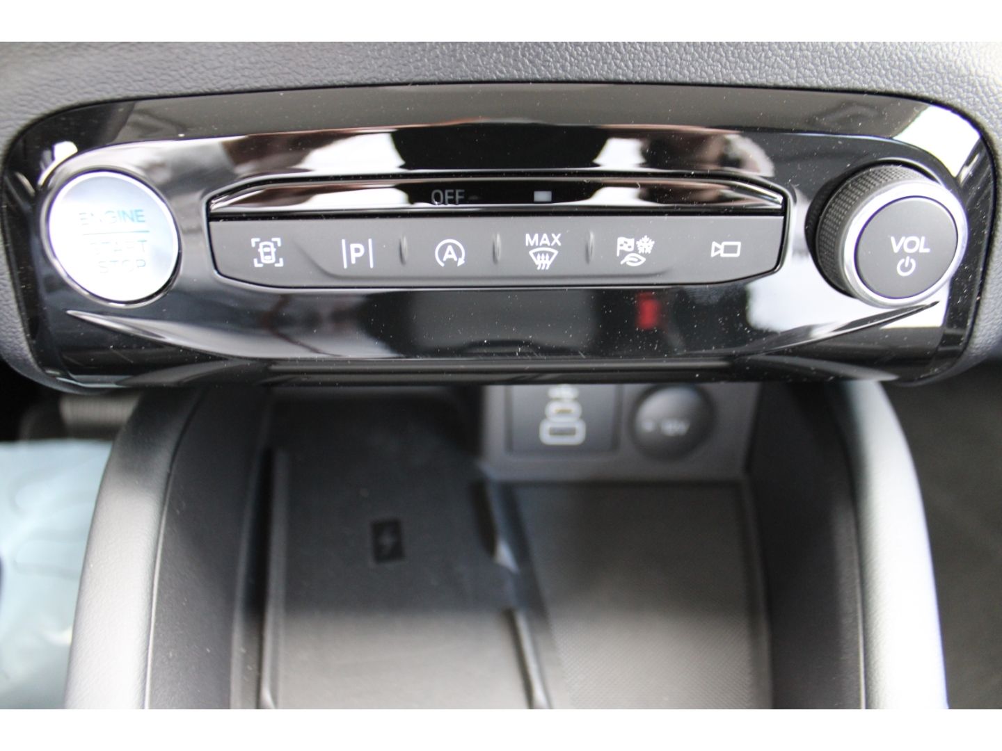 FORD Kuga 1,5 EcoBoost Titanium ACC LED 360 Gr. Navi - Image 25