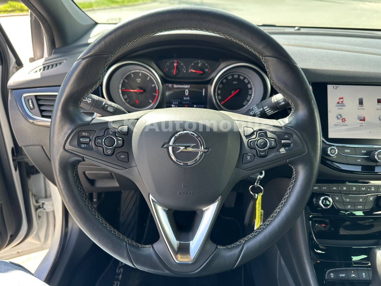 Fahrzeugabbildung Opel Astra K 1.6 Turbo Dynamic Autom./Navi/LED/ACC