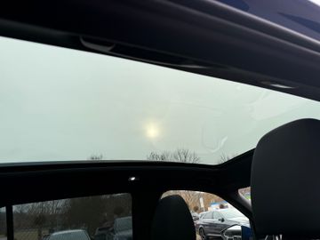 Skoda Kamiq 1.0l TSI 81kW TOUR+PaDach+AHK+SHZ+Kamera