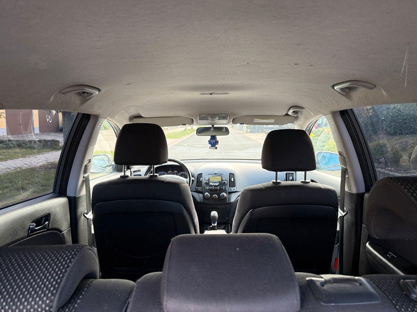 Hyundai i30 2011 — photo 14