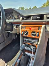 Mercedes-Benz 200 E, TÜV neu, H-Zul., Investitionen - gebrauchte Mercedes-Benz 200 aus dem Jahr 1991