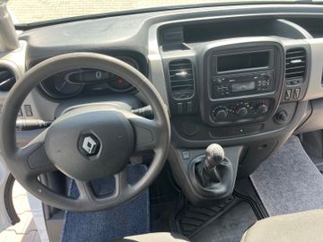 Renault Trafic - 12