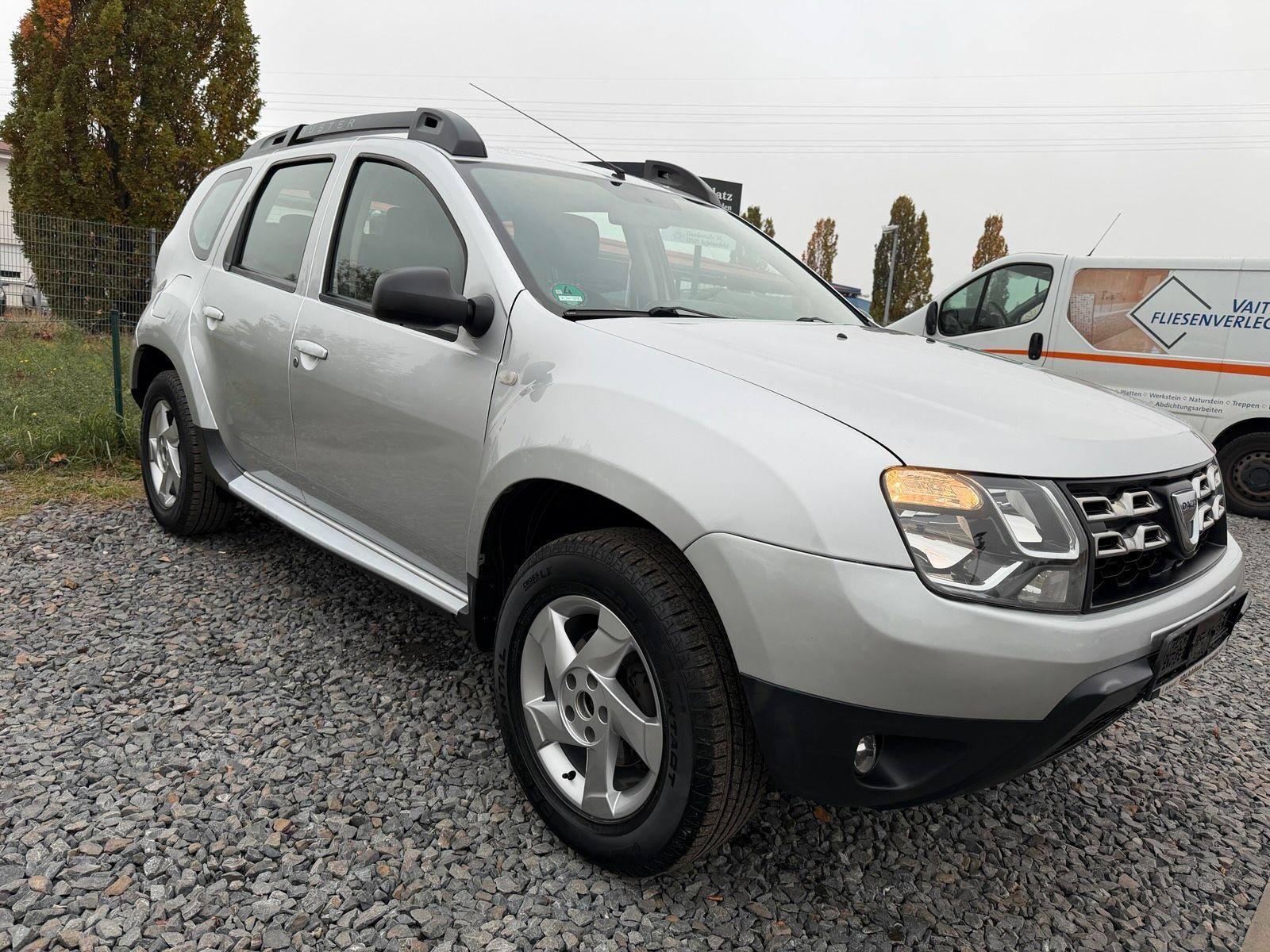 Dacia Duster 2015 — салон