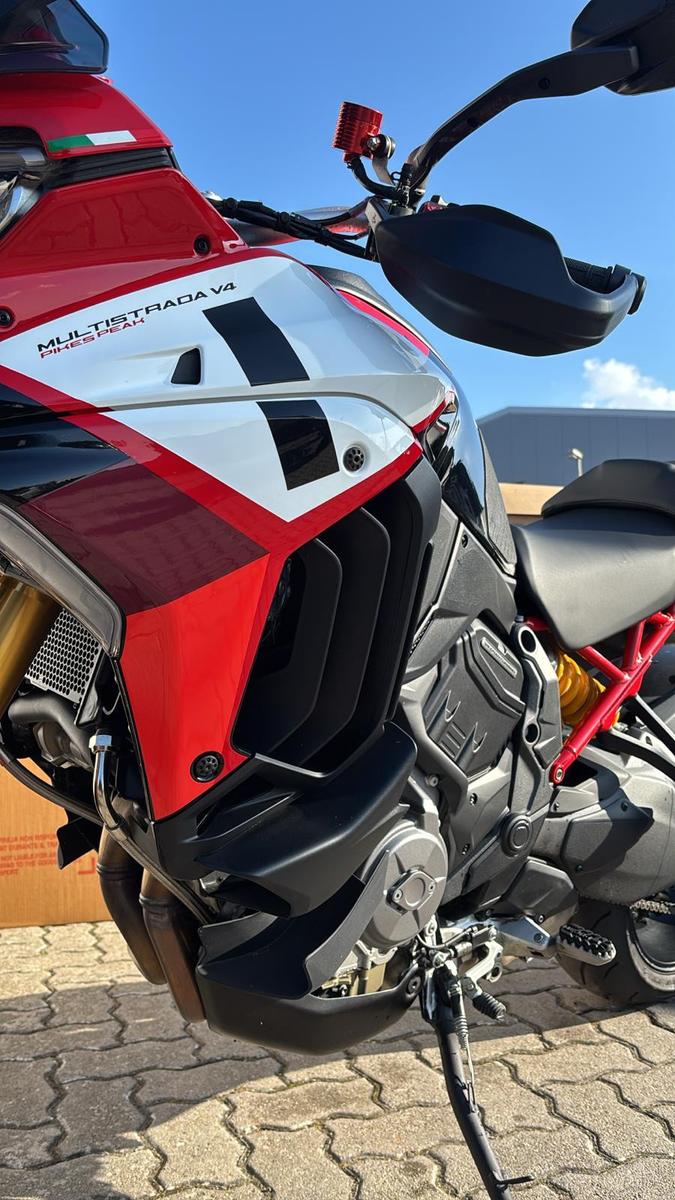 Ducati Multistrada V4 Pikes Peak + Zubehör Service neu