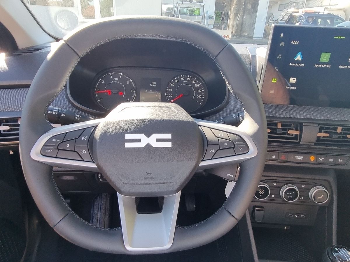 Fahrzeugabbildung Dacia Sandero Stepway Expression TCe 110