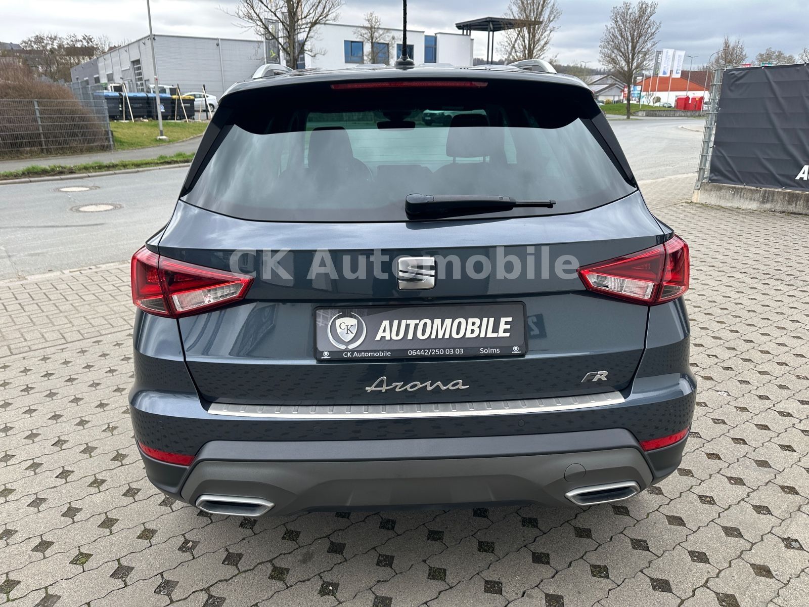 Fahrzeugabbildung SEAT Arona 1.5 TSI 110kW FR DSG/Navi/LED/Kam/AHK