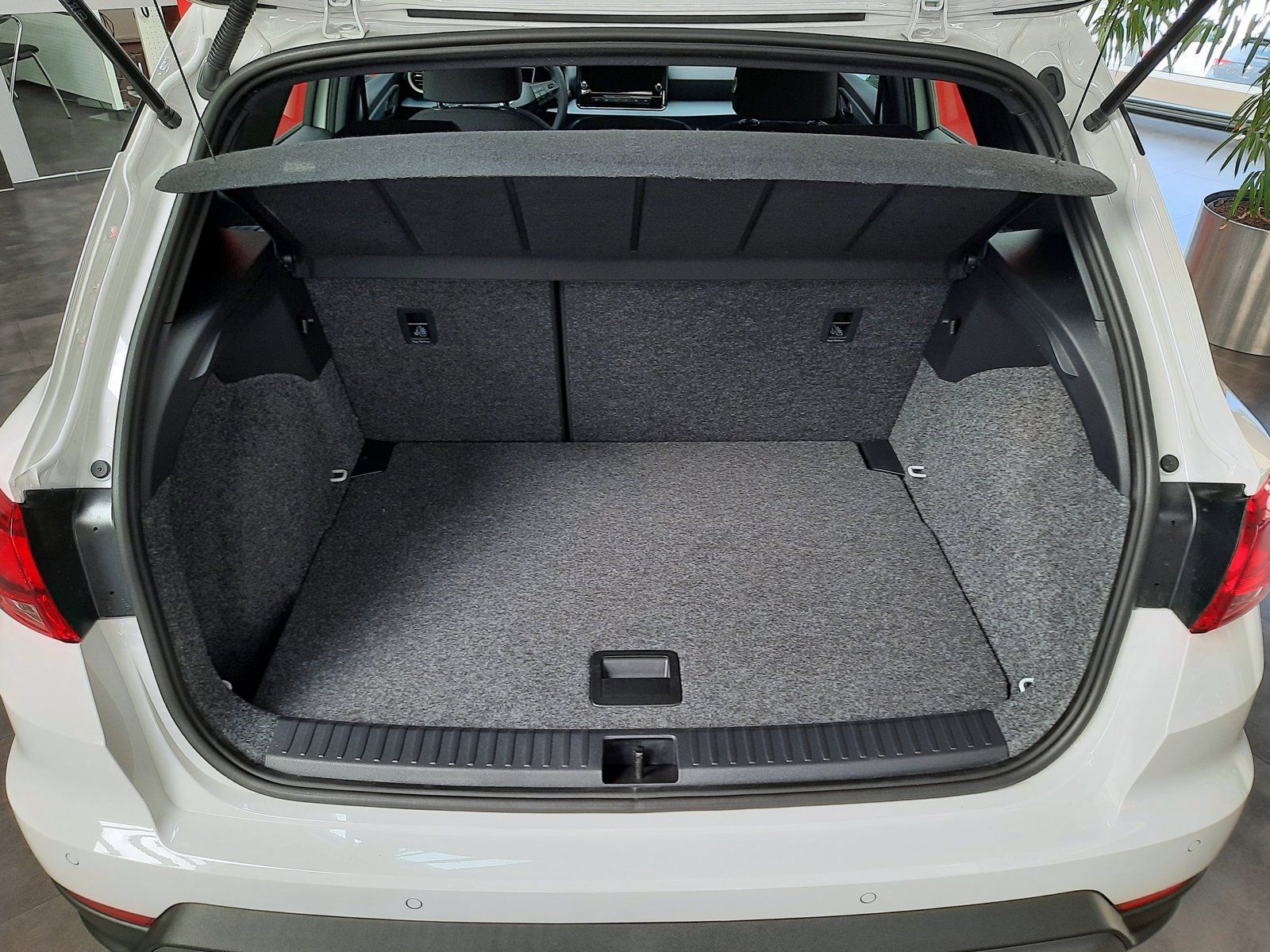 Fahrzeugabbildung SEAT Arona Facelift Style TSI*LED*Sitzhzg*PDC*ACC*APP