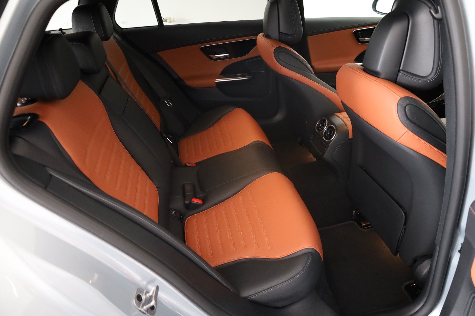 Fahrzeugabbildung Mercedes-Benz C 300e T AMG Line Leder,Navi,LED,AppleCarpl.,AHK