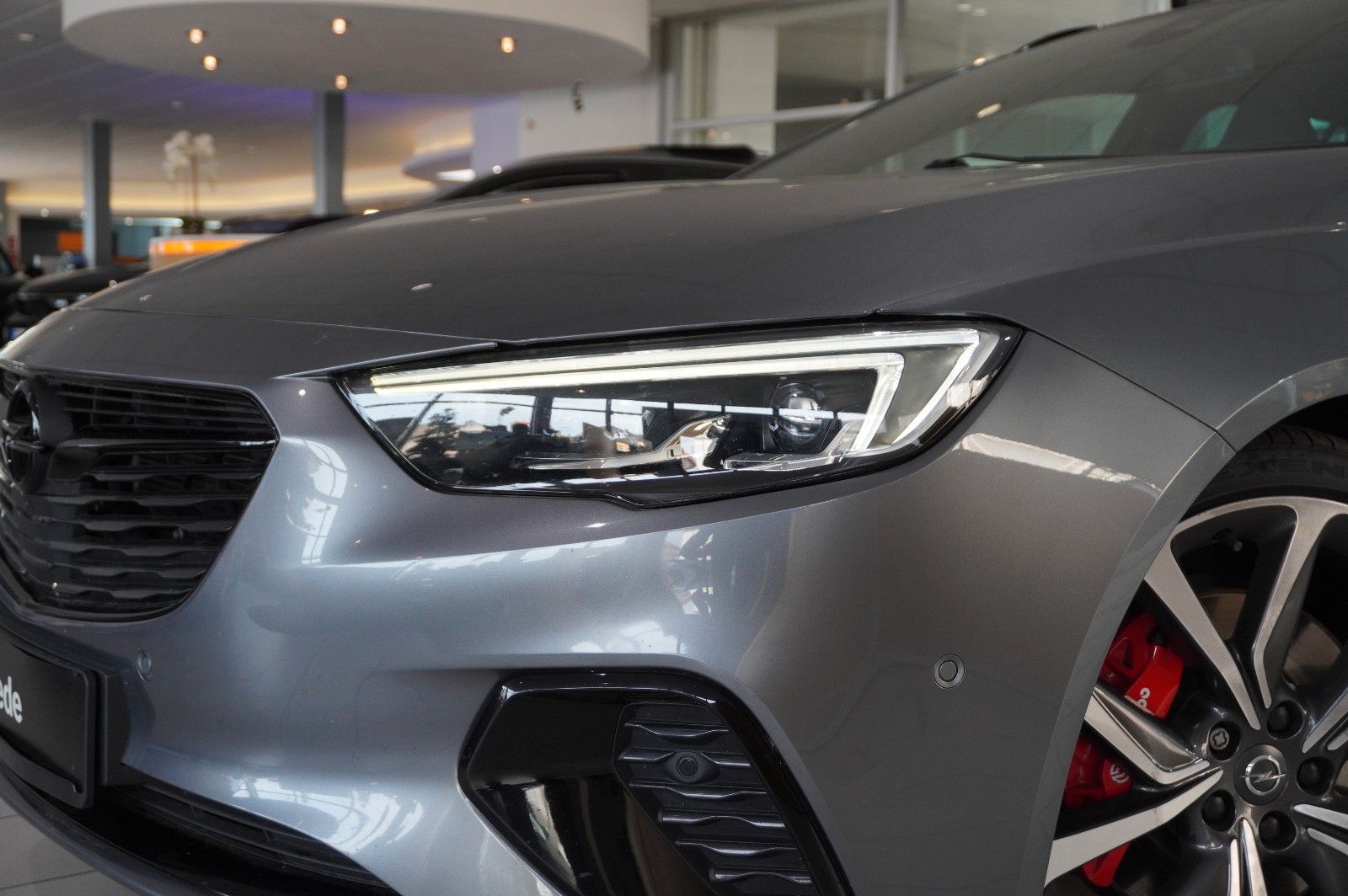 Fahrzeugabbildung Opel Insignia B ST 2.0D GSi 4X4 NAVI/LED/HUD/PANO/AHK