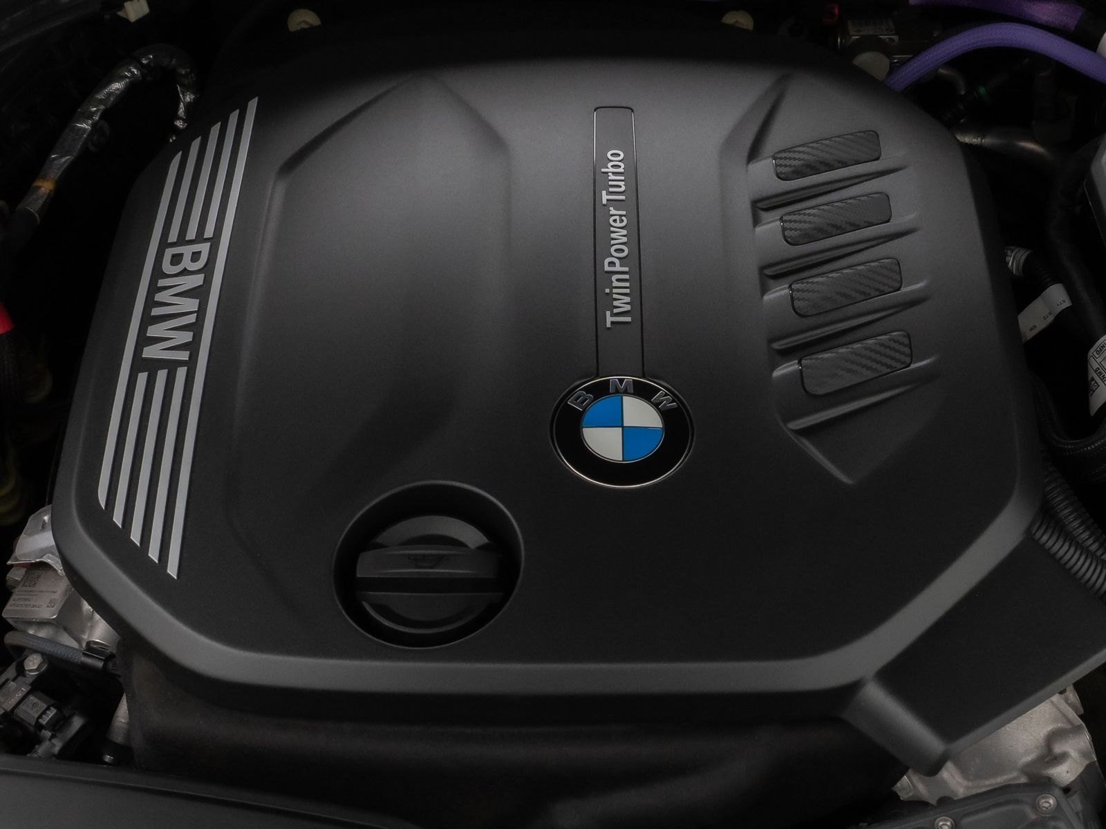 Fahrzeugabbildung BMW 520d Luxury Line Glasdach Kamera HUD DAB H/K 19"