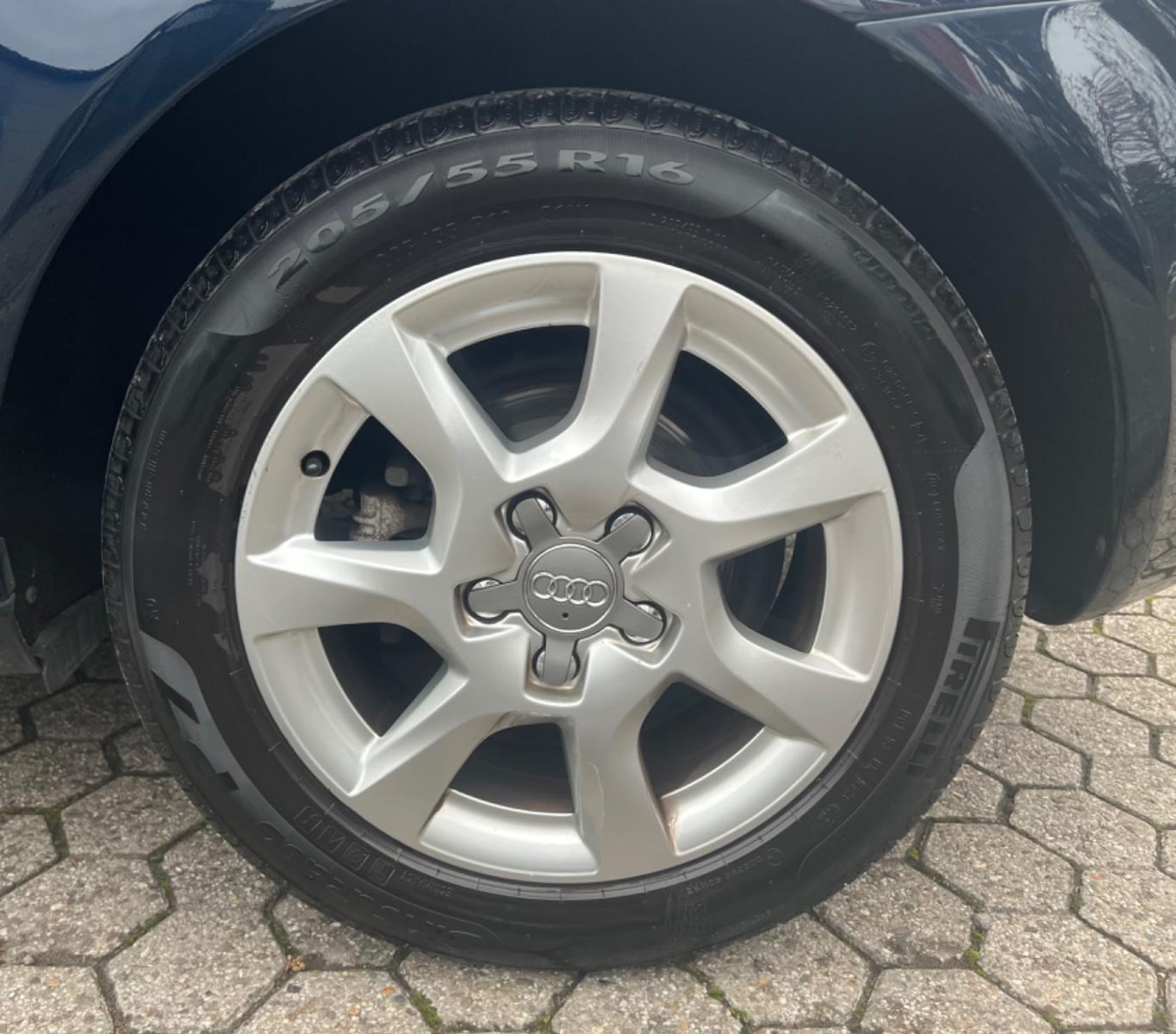 Audi A3 Cabriolet Attraction/Automatik/Leder/TÜV Neu
