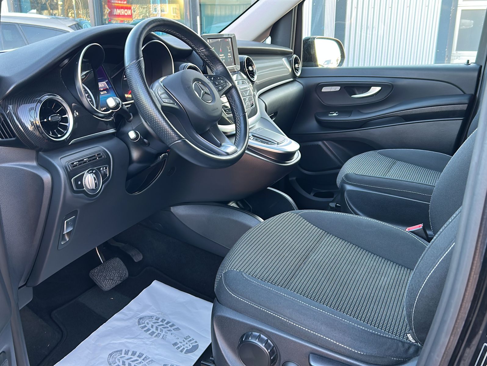 Fahrzeugabbildung Mercedes-Benz V 250 d lang 9G-TRONIC