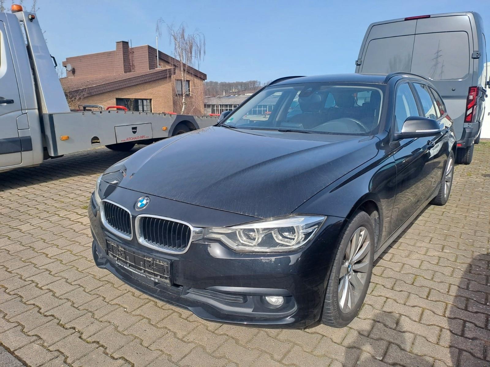 BMW 320d Touring Advantage *Navi* *LED*