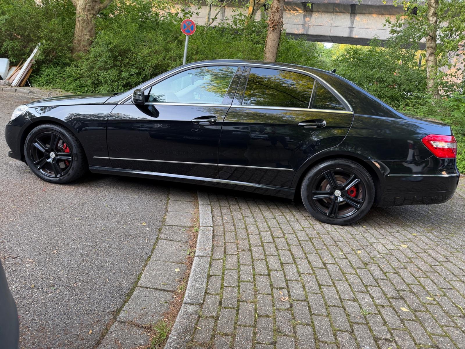 Mercedes-Benz E 300* BlueTec Hybrid