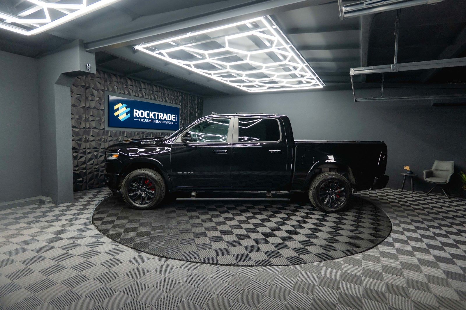 Fahrzeugabbildung Dodge RAM 5.7 V8 HEMI 4x4 LIMITED Offroad 100% Options