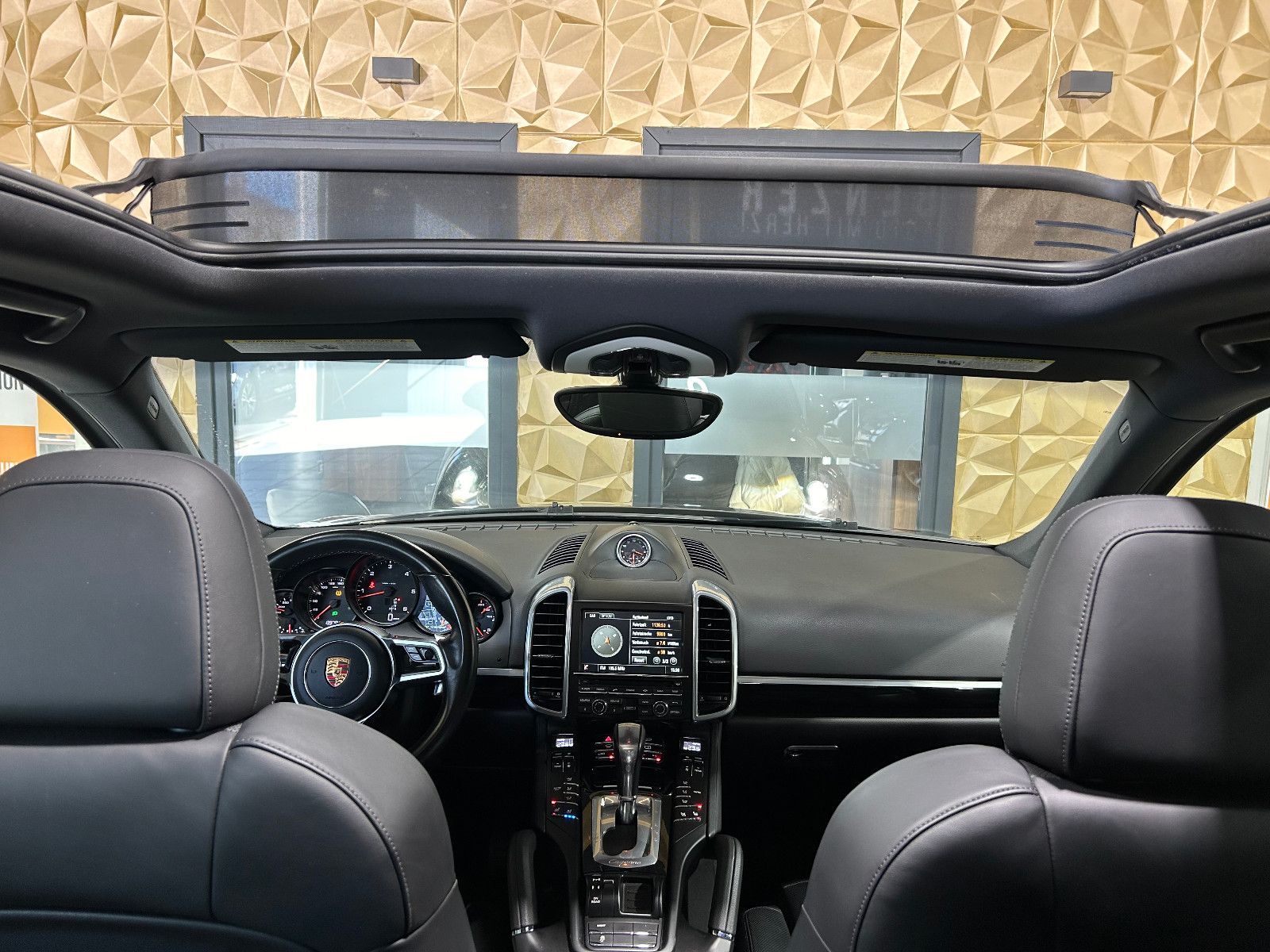 Fahrzeugabbildung Porsche Cayenne Diesel/PANO/BI-XENON/SITZBELÜFTUNG/4XSHZ