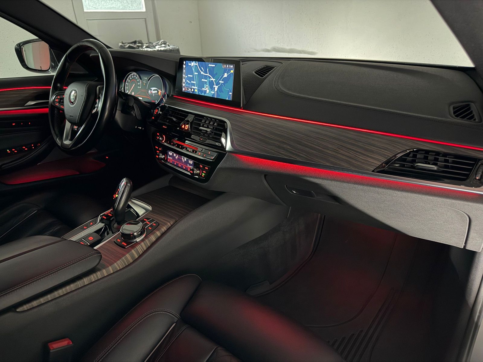 Fahrzeugabbildung BMW 540 d xDrive SPORT Line/360*/LED/HuD/H&K/ACC
