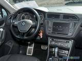 Volkswagen Tiguan 2.0TSI Comfortline 4MOTION ACC PANO SOUND - Volkswagen Tiguan mit Benzin-Antrieb: Geländewagen, 2.0