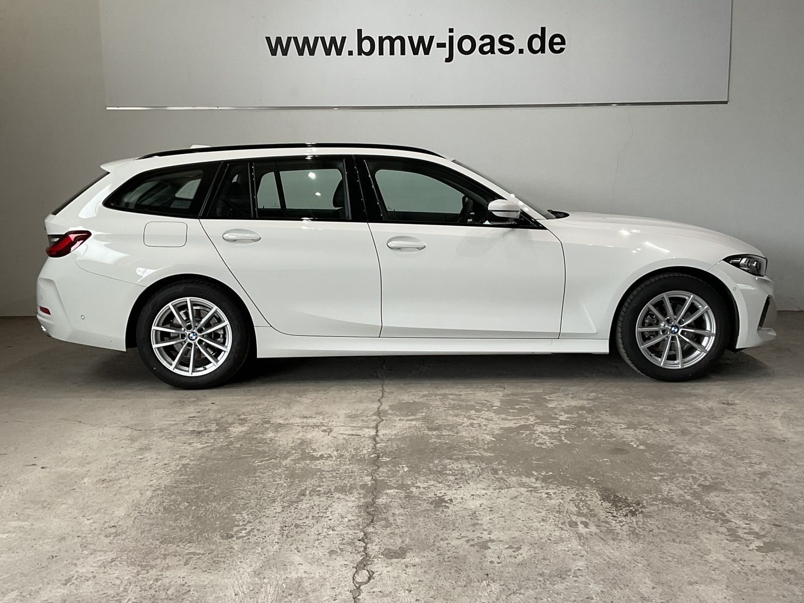 Fahrzeugeinzelansicht 14 Fahrzeugabbildung BMW 318i |Komfortzugang |Sitzheizung |Parking Assist