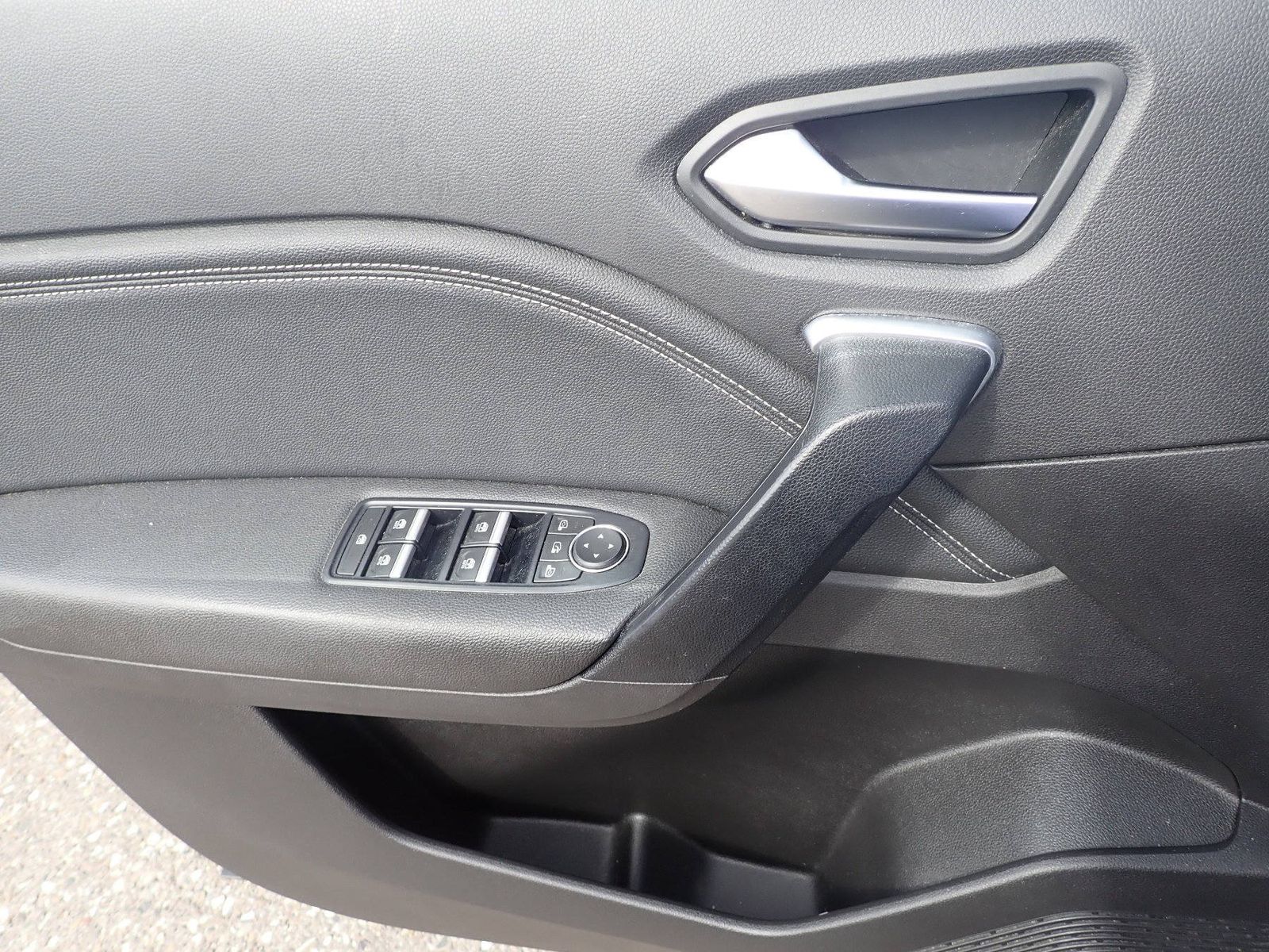 Fahrzeugabbildung Renault Captur Techno Mild Hybrid 140