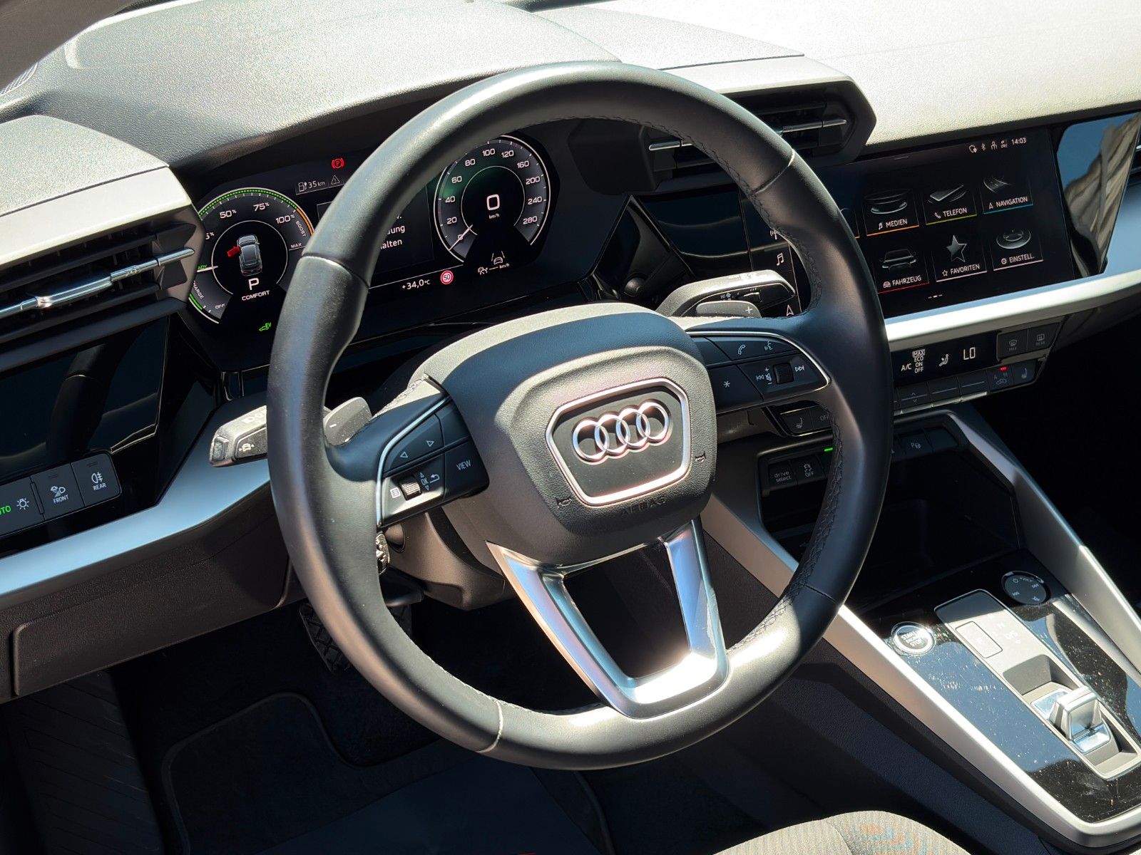 Fahrzeugabbildung Audi A3 Sportback 40 TFSIe Schiebedach KZG ACC CAM