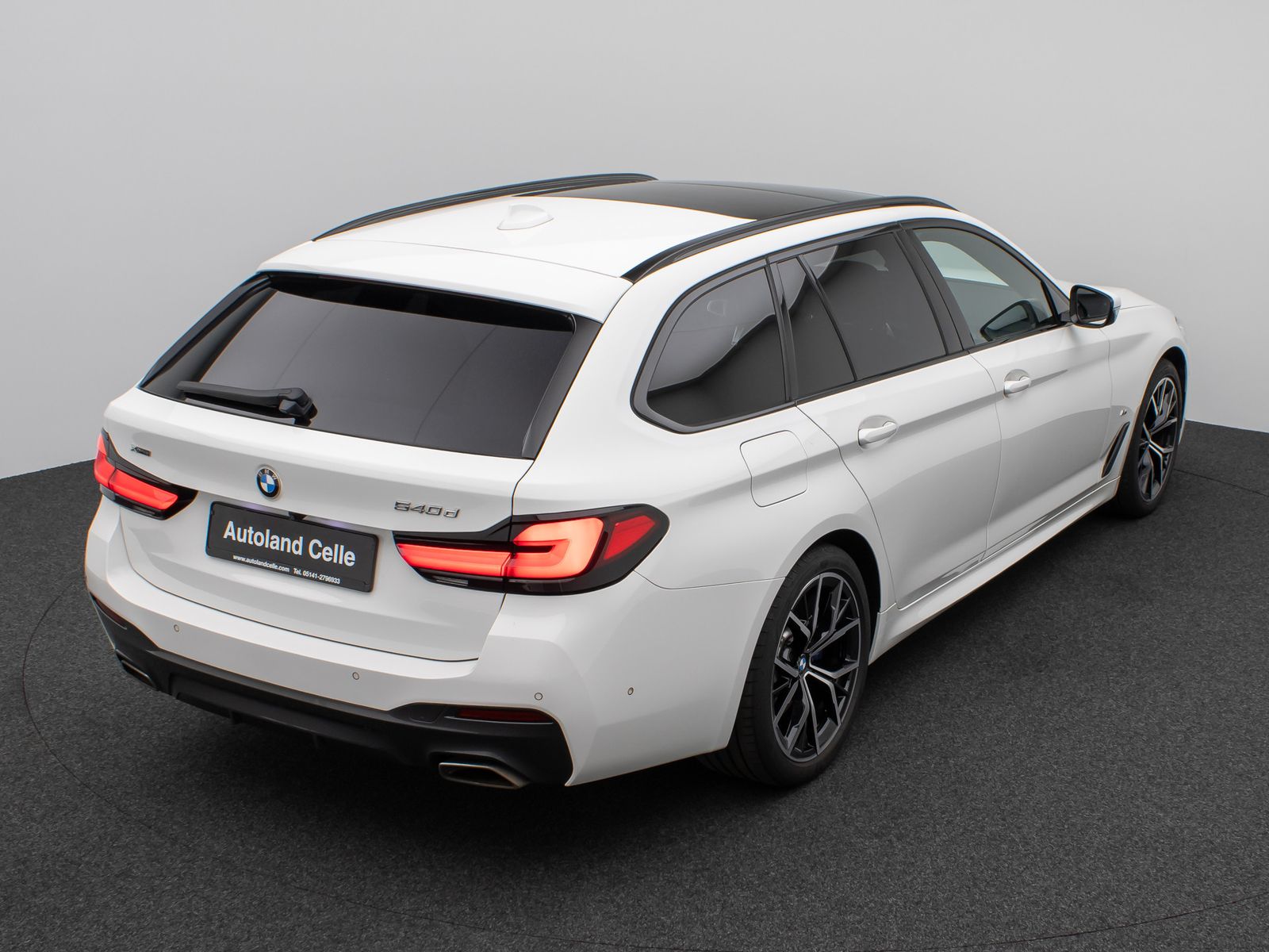 Fahrzeugabbildung BMW 540d xD M Sport Panoram Kamera Laser HUD H/K 19"