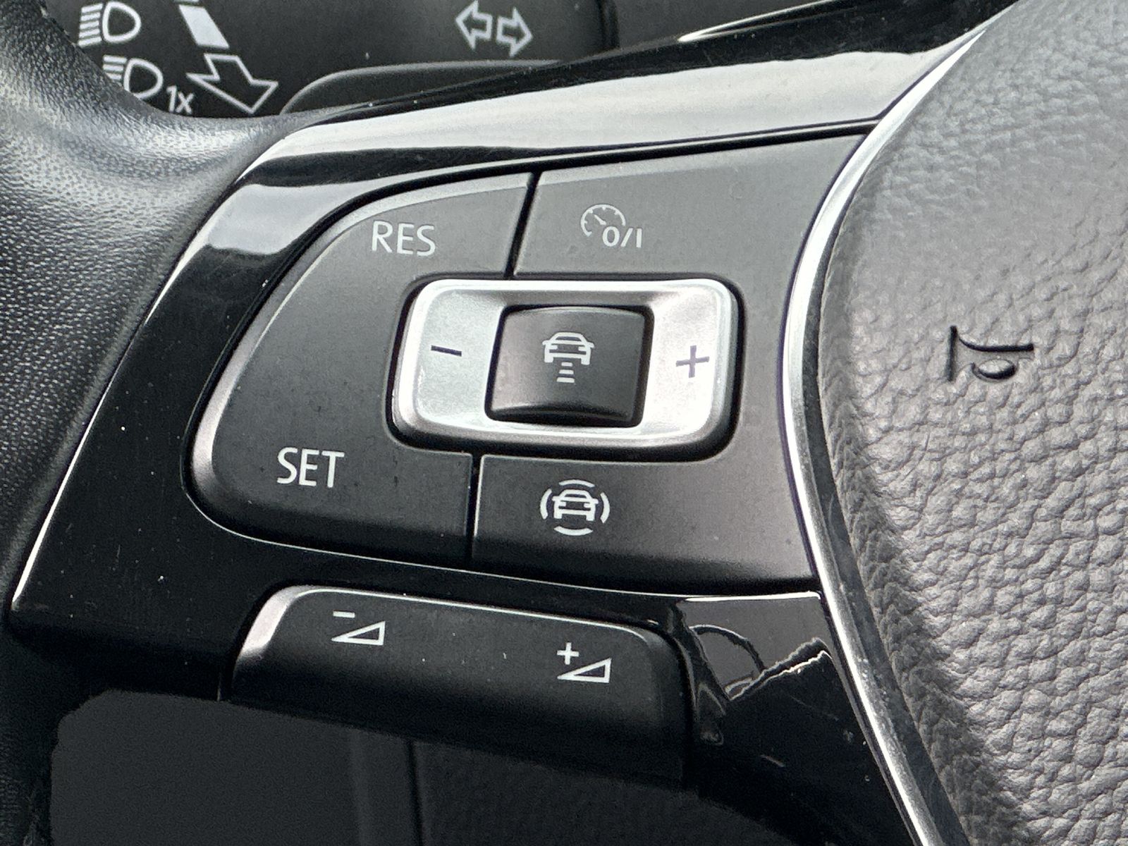 Fahrzeugabbildung Volkswagen Tiguan Allspace 2.0 TDI DSG HL 4M DSG NAV+LED+AC