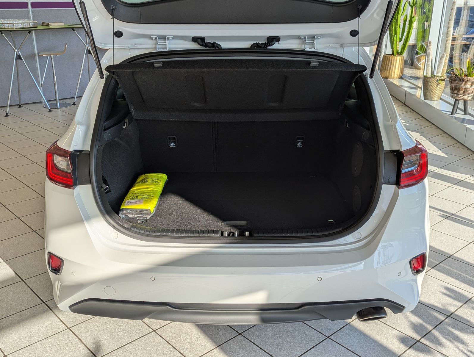 Fahrzeugabbildung Kia cee'd / Ceed 1.5 Spirit JBL ACC Kamera 7J-Gar