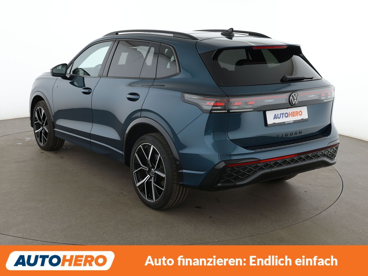 Volkswagen Tiguan 2.0 TSI R-Line 4Motion Aut. NAVI HEAD-UP foto 4