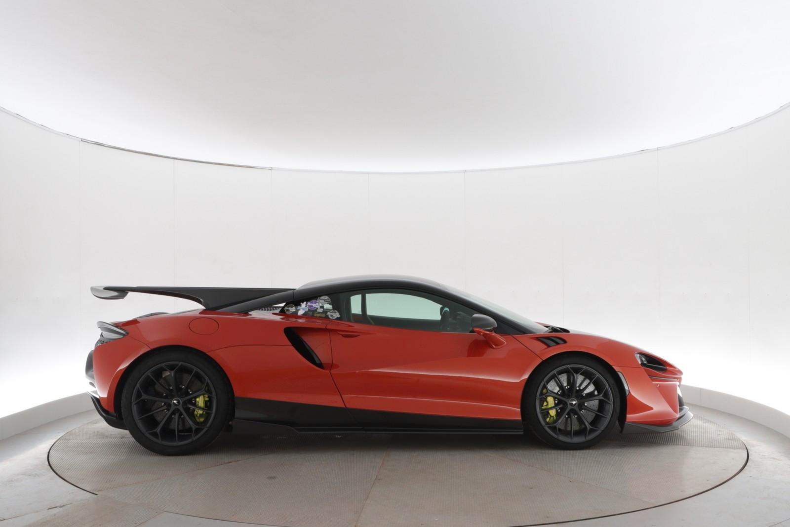 McLaren Artura Novitec Carbon 700Hp