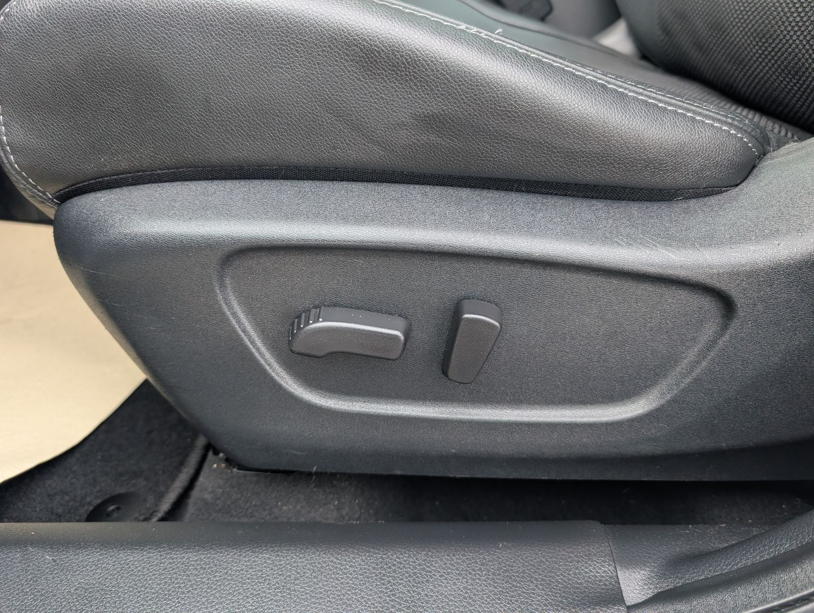 Fahrzeugabbildung Nissan Qashqai 1.6 dCi X-Tronic TEKNA AHK PANO NAVI