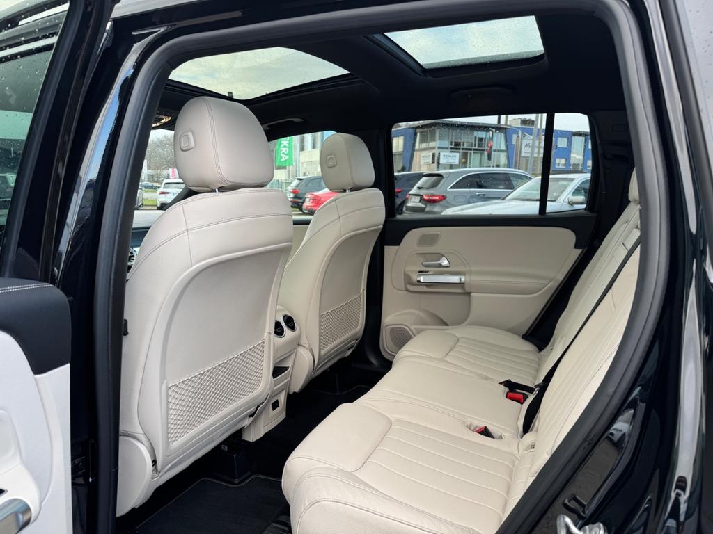 Mercedes-Benz GLB 180