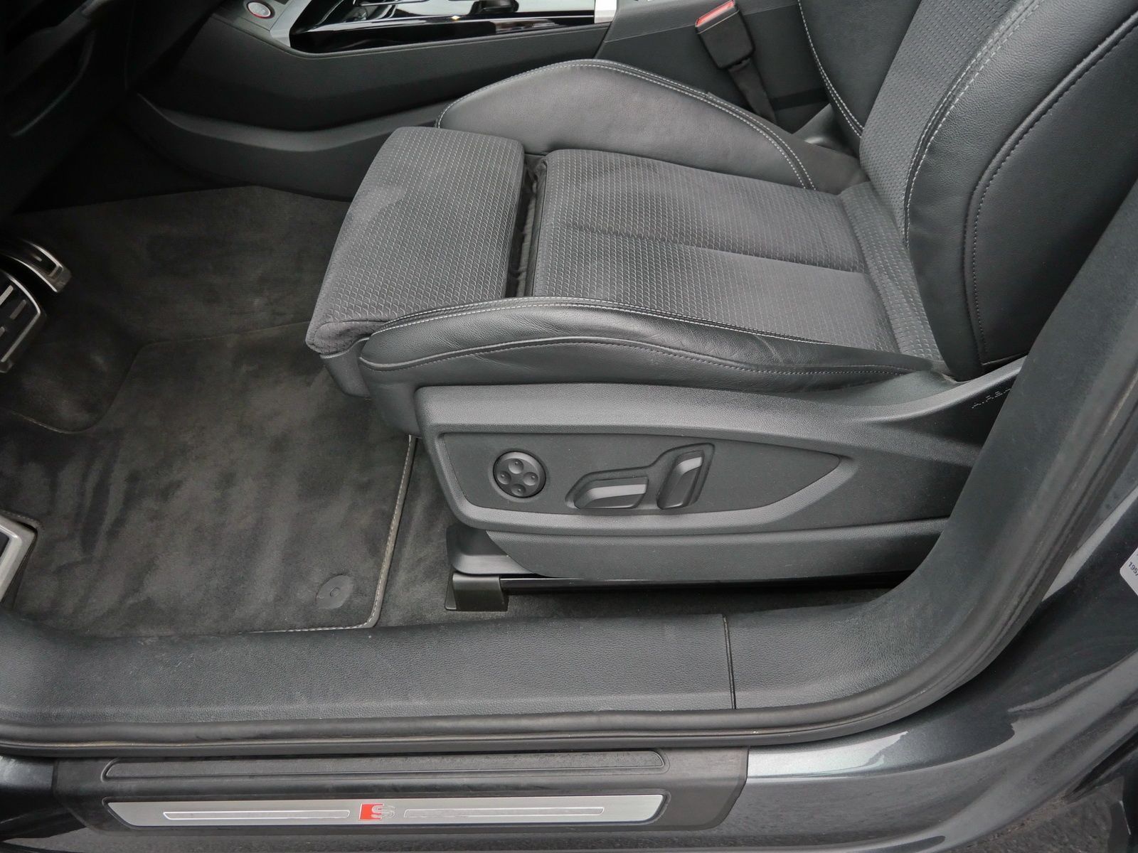 Audi SQ5 - Bild 22