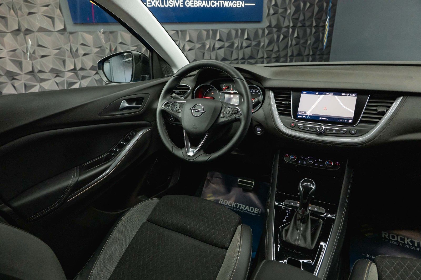 Fahrzeugabbildung Opel Grandland (X) 2.0 CDTI Innovation *LED*CarPlay*