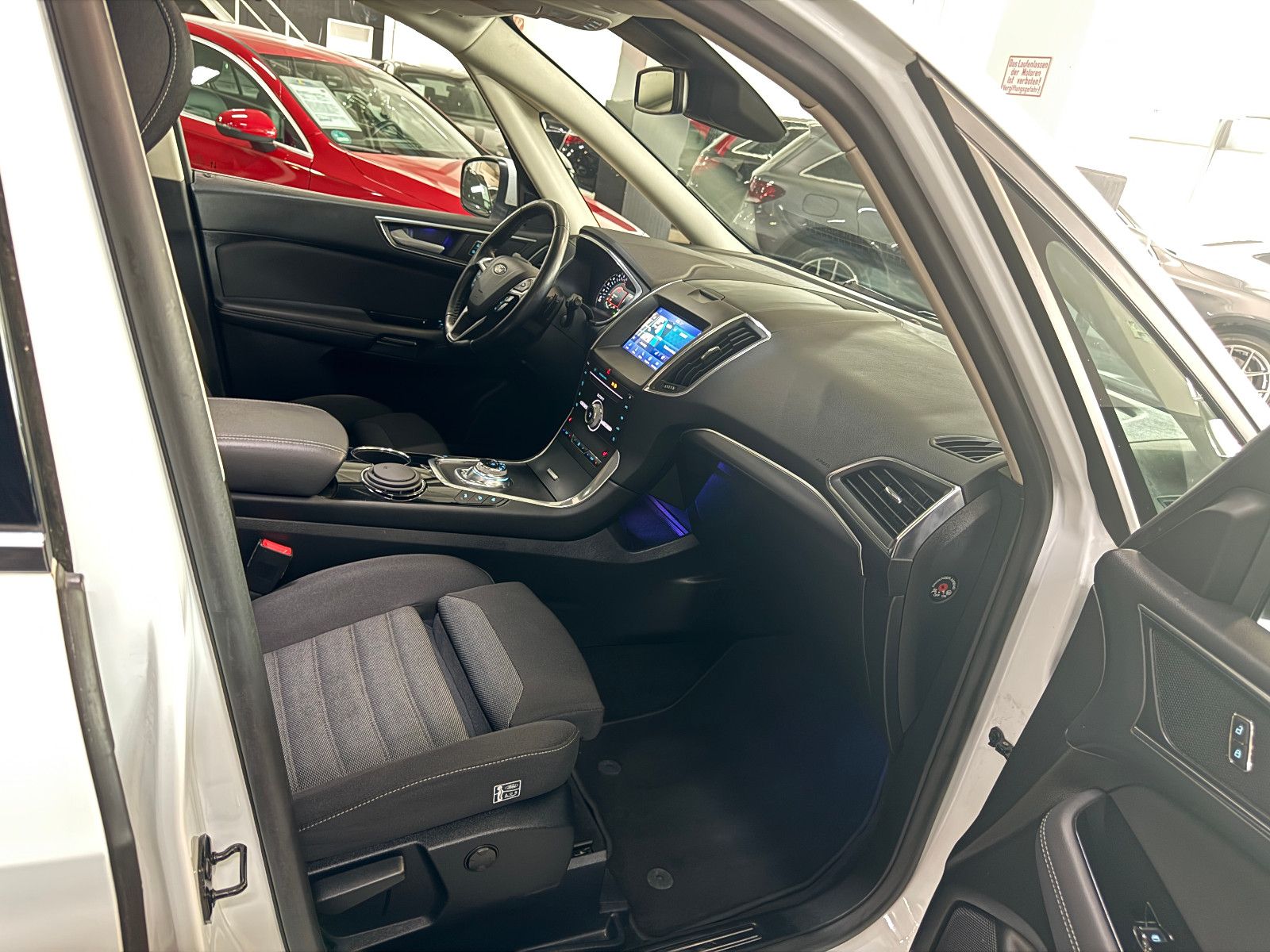 Fahrzeugabbildung Ford Galaxy TITANIUM SPORT AWD AUT 7-SITZER PANO VOLL