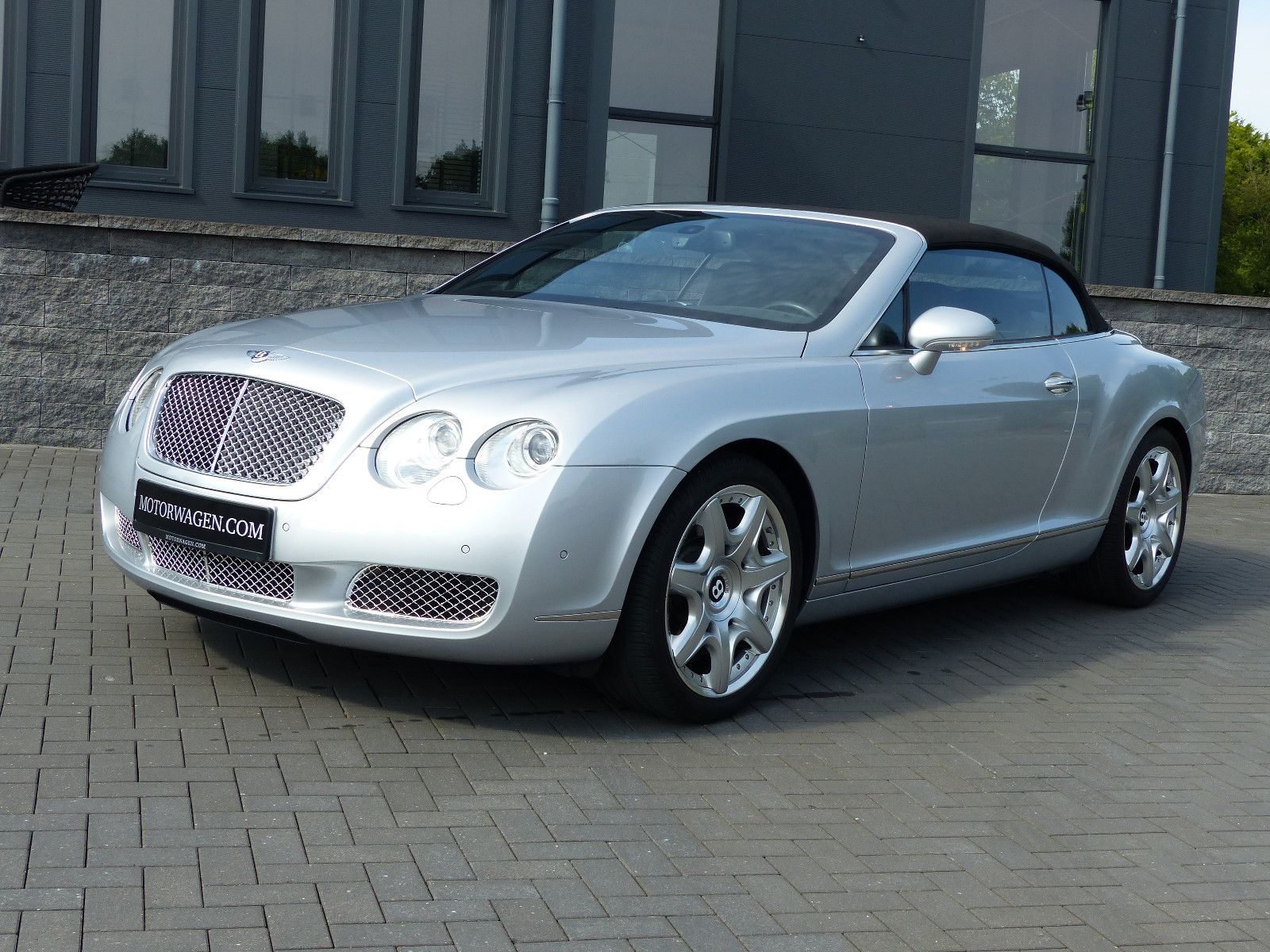 Fahrzeugabbildung Bentley Continental GTC W 12 Mulliner