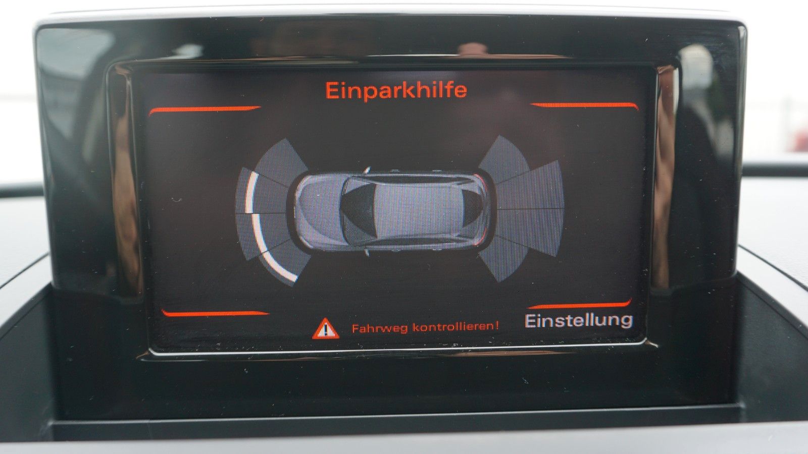 Fahrzeugabbildung Audi Q3 S Line, Navi, LED, AHK, Keyless, Start & Stop