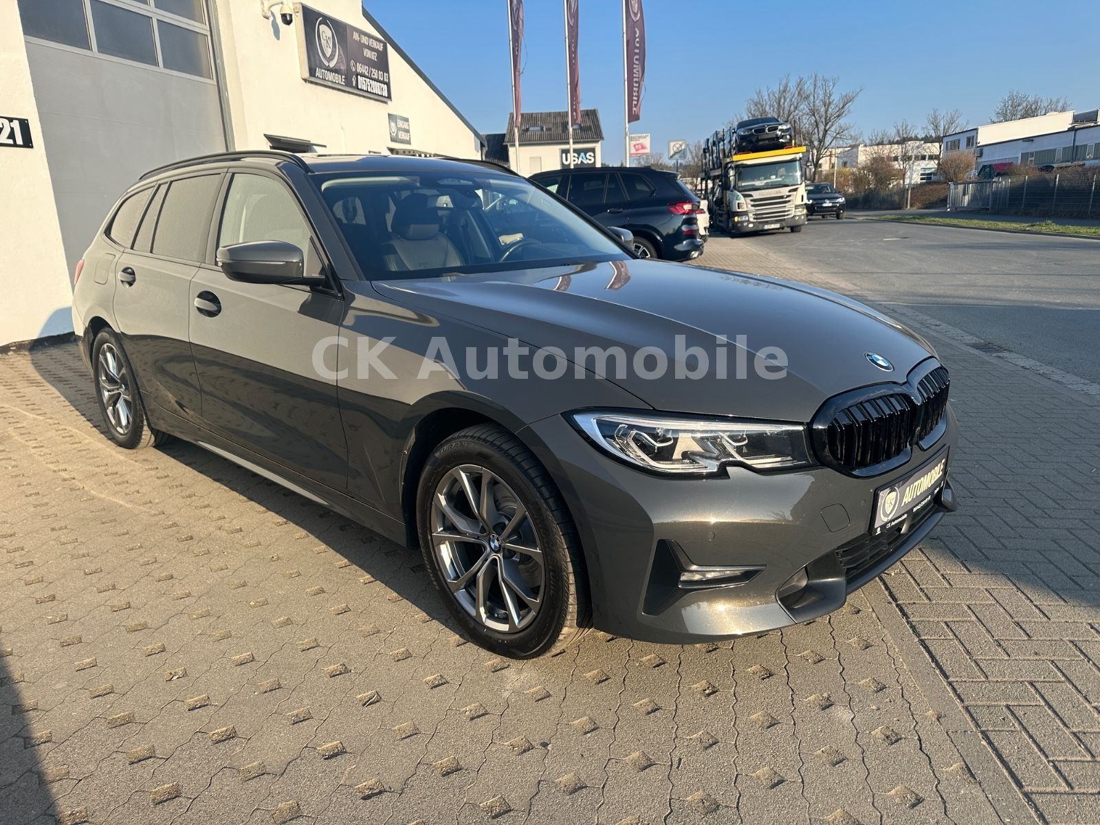 Fahrzeugabbildung BMW 320dxDrive Touring Sport-Line/Laser/Pano/ACC/AHK