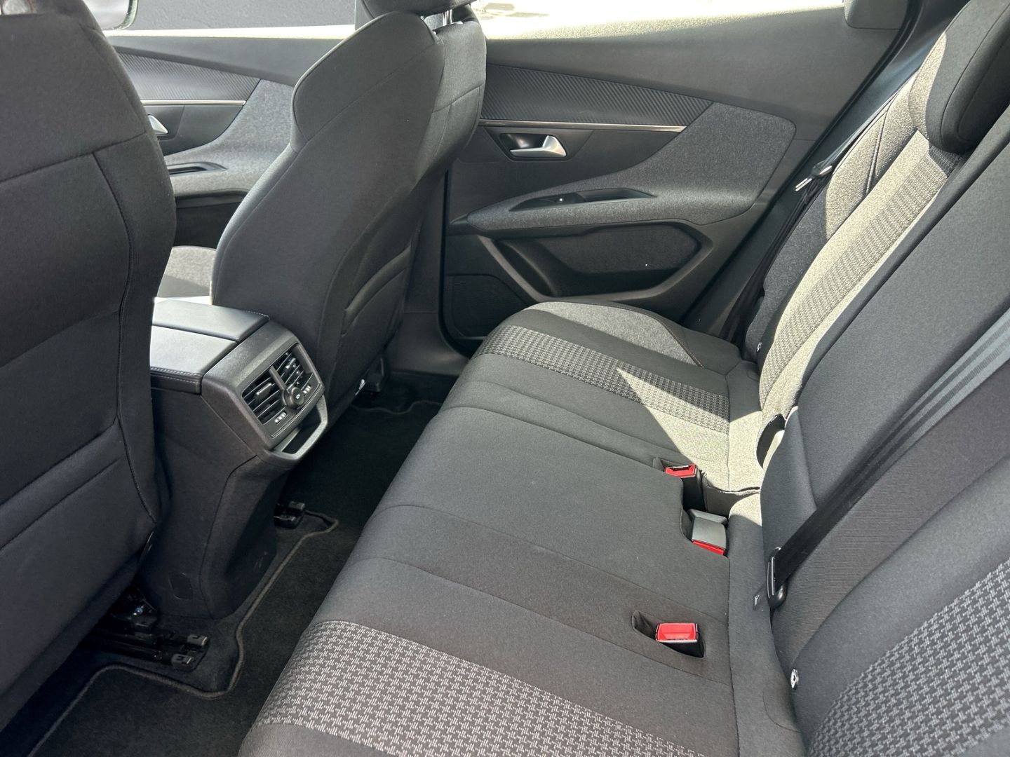 Fahrzeugabbildung Peugeot 3008 Active 1.2 PureTech 130 *Sitzheizung* *Einp