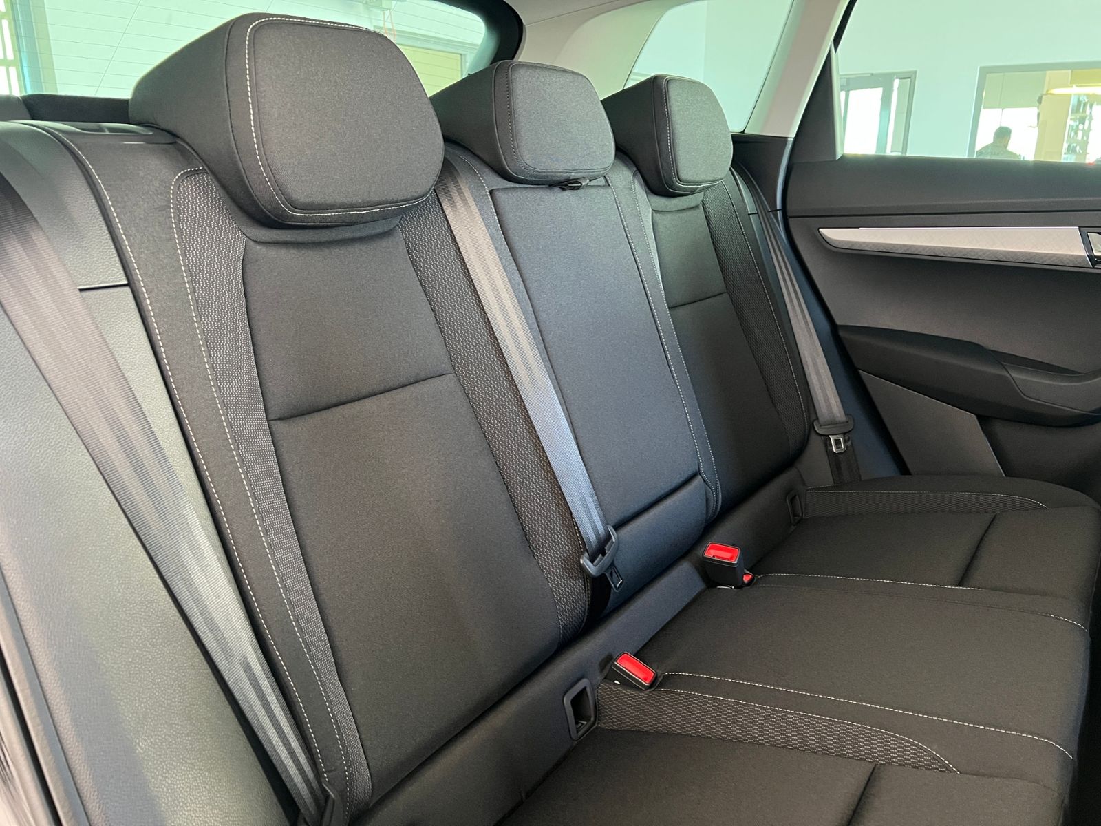 Fahrzeugabbildung SKODA Karoq DRIVE 1.5 TSI DSG *AHK, ACC, LED, Virtual