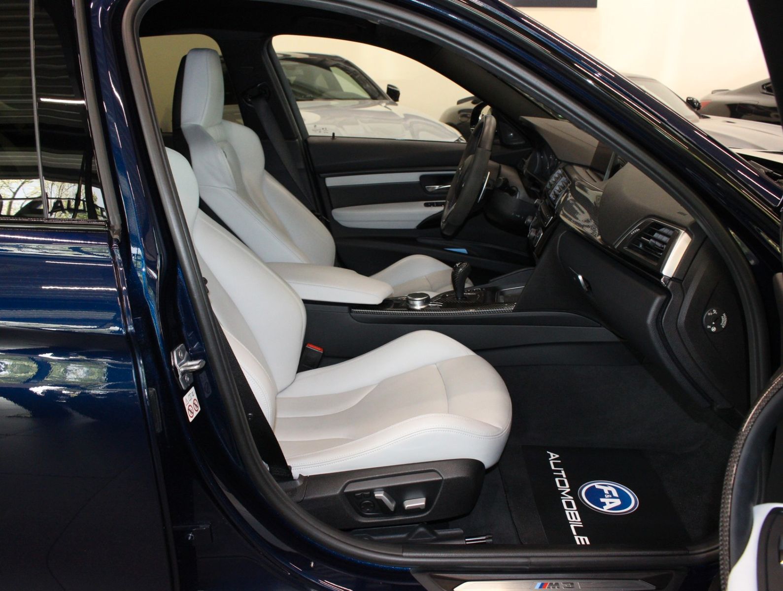 Fahrzeugabbildung BMW M3 LCI Tansanitblau*H&K*HUD*DE*TOP