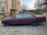 Mercedes-Benz Mercedes W123 240D Automatik Projekt Bastl... - Mercedes-Benz 240 mit Diesel-Antrieb: Automatik