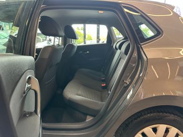 MYAUTOCENTER – Gebraucht- und Jahreswagen mit Werkstattservice in Pfaffenhofen Volkswagen Polo *Comfortline*Klima*Pdc*Szhz*